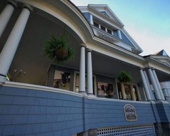 Circular Manor Bed and Breakfast - Saratoga Springs - Toà nhà