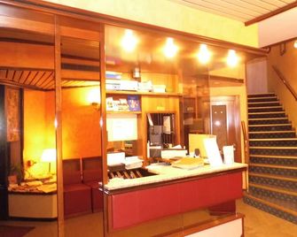 Hotel Accursio - Milan - Front desk
