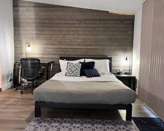 Rustic Retreat Cottage - Payson - Bedroom