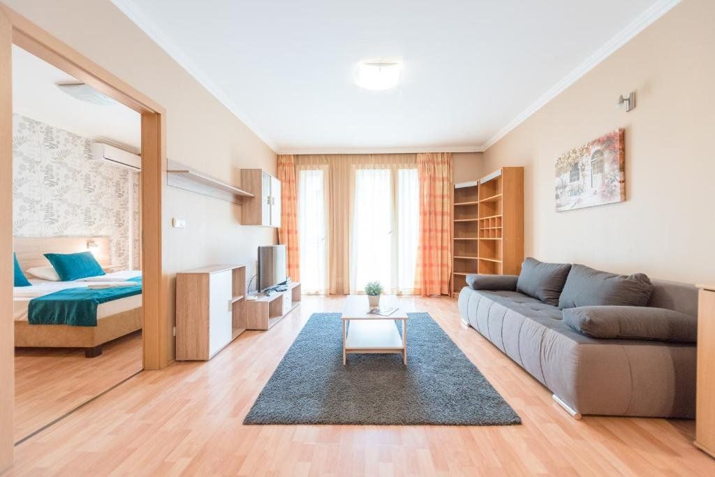 Nova Apartments - Budapest - Living room