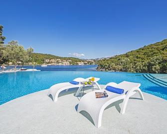 Aminess Port 9 Resort - Korčula - Pool