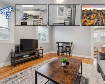 The Prospect Hill Suite - Near Yale - New Haven - Wohnzimmer