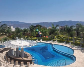 Lakefront home only 40 min from Guadalajara - San Pedro Tesistán - Alberca