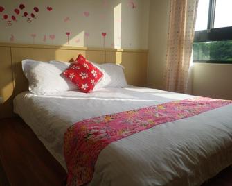 Gandan B&b - Sanyi Township - Bedroom