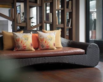 Peach Blossom Resort - Karon