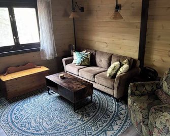 Riverside cabin in the woods - Bracebridge - Sala de estar