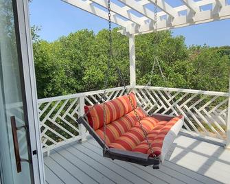 114 Sandbar, Private Pool, Short Walk to Beach - Duck - Balcón
