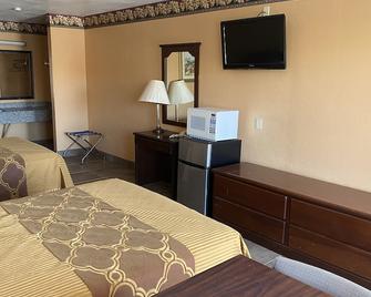 Executive Inn and Suites - Mission - Bedroom