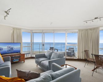 Foreshore Beachfront Apartments - Mermaid Beach - Living room