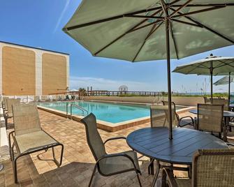 Ocean-View St Augustine Studio with Pool Access! - St. Augustine - Piscina