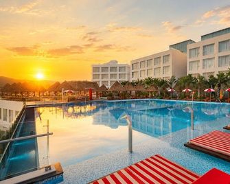 Calacatta Hotel & Resort - Yeosu - Zwembad