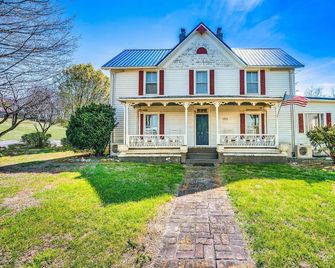 Modern Farmhouse near Dollywood with record player - Sevierville - Building
