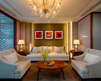 Grand Tourane Hotel - Da Nang - Living room