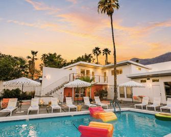 The Wesley by Avantstay A 10 BR Private Boutique Hotel Experience in the Heart of Palm Springs - Palm Springs - Pool