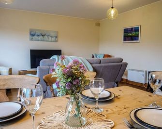 Central Dingle Stay - Dingle - Dining room