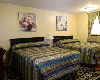 Twin Oaks Motel - Manasquan - Bedroom
