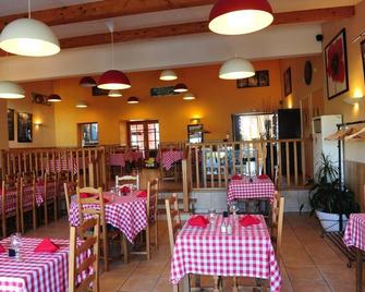 Logis Hotel le Val de Vence - Launois-sur-Vence - Restaurante