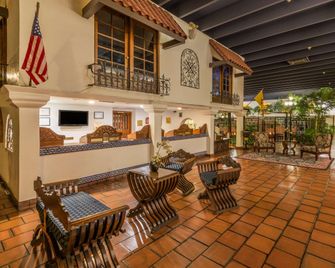 Ramada by Wyndham Las Cruces Hotel & Conference Center - לאס קרוסס - לובי