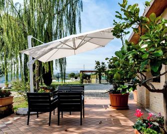 Villa Fonte a Colle - Castorano - Innenhof