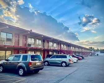 Parkway Inn - Odessa - Building