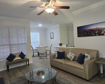 Family-friendly 2BR in Houston - Houston - Phòng khách