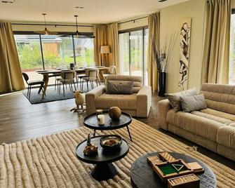 Maison Neuve 240m², Prestations Haut de Gamme, au Calme, à Proximité du Bourg - Crach - Salon