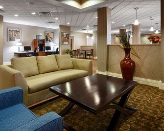 Best Western Plus Kalamazoo Suites - Kalamazoo - Resepsjon