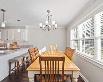 4 bed/2 bath across from Sand Mountain Park - Albertville - Comedor