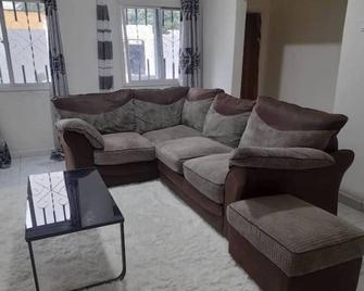 Tapis Guest House - Brikama - Soggiorno