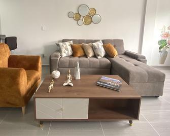 Hermoso Apartamento Amoblado Centro De Buga - Buga - Living room