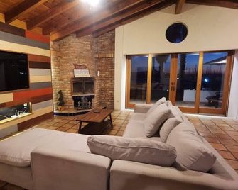 Playa Plateada Beach House - Ensenada