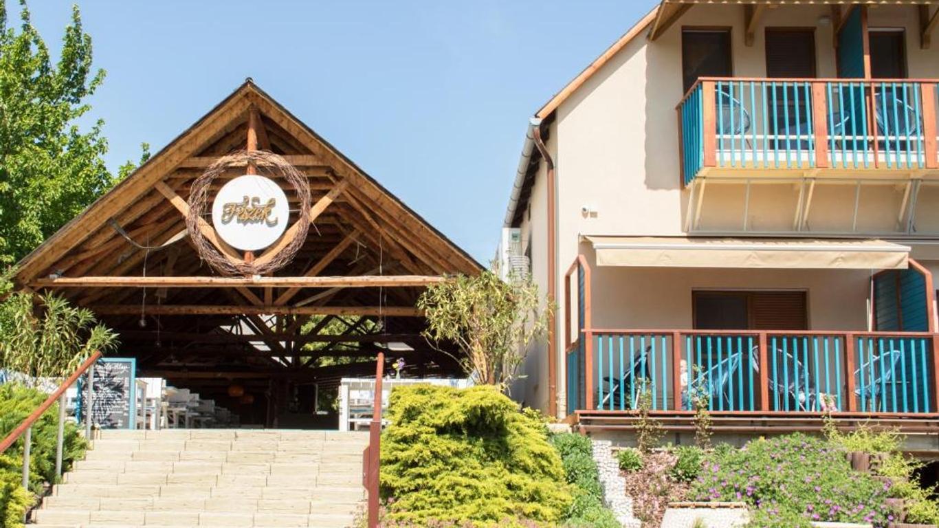 Fészek -Étel és Hotel-