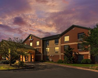 Comfort Suites Pittsburgh Airport - Coraopolis - Budynek