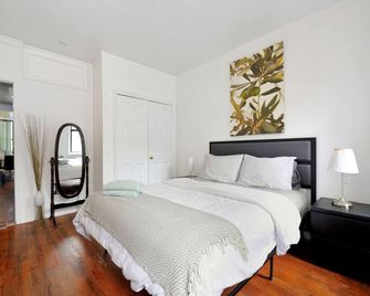 Charming 2br Apartment Near Times Square - New York - Bedroom
