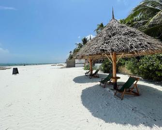 Boutique hotel with a private beach in Matemwe Kigomani, Zanzibar. - Matemwe - Strand