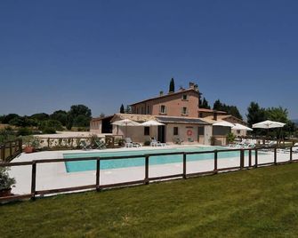 Country House Casco Dell'acqua - Trevi - Pool