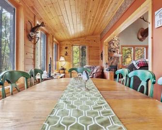 Winter Hideaway Lakeside Cabin Snowmobile - Crosslake - Restaurant