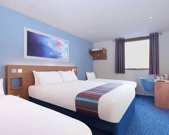 Travelodge High Wycombe Central - High Wycombe - Ložnice