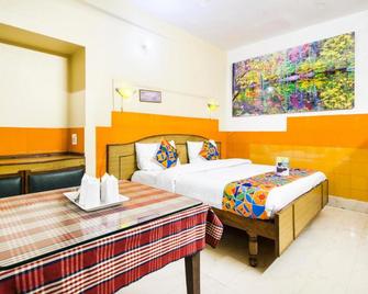 Hotel Ashrey - Dehradun - Camera da letto
