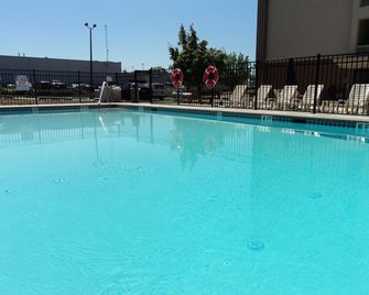 Holiday Inn Express Harrisburg Sw - Mechanicsburg By IHG - Mechanicsburg - Piscina