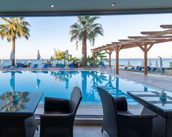 Belussi Beach Hotel & Suites - Zakynthos - Pool