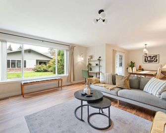 Whisper Hidden Nest Villa Near Vanmall and PDX airport - Vancouver - Sala de estar