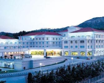 Shenzhou Hotel - Lianyungang - Bâtiment