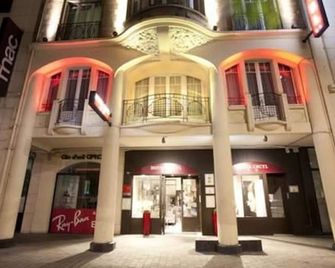 Hôtel Cecyl Reims Centre - ריימס - בניין