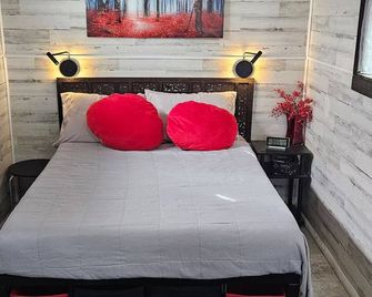 Quaint 1-bedroom tiny home with heating and AC near charming Helper - Helper
