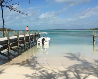 Hidden Turtle Cottage - Green Turtle Cay\n - Green Turtle Cay