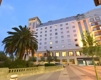 Apartamento con encanto 'Las Raices' - Santander - Gebäude