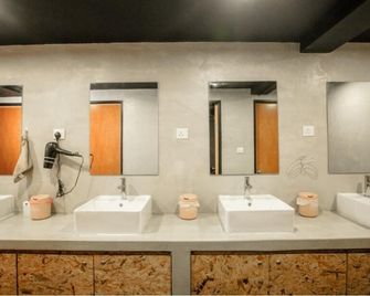 Homy Seafront Hostel - Kota Kinabalu - Kamar Mandi