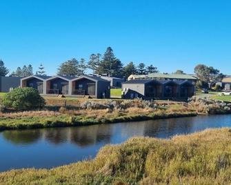 Big4 Normanville Jetty Holiday Park - Normanville - Outdoors view