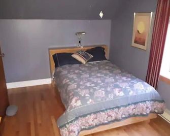 Guest House - Manitoulin Cottage - South Baymouth - Sypialnia